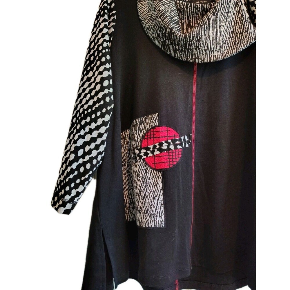 Ali Miles Black & White Graphic Print Tunic Top Cowl Neck Red Accent Plus 1X VG - Picture 7 of 13